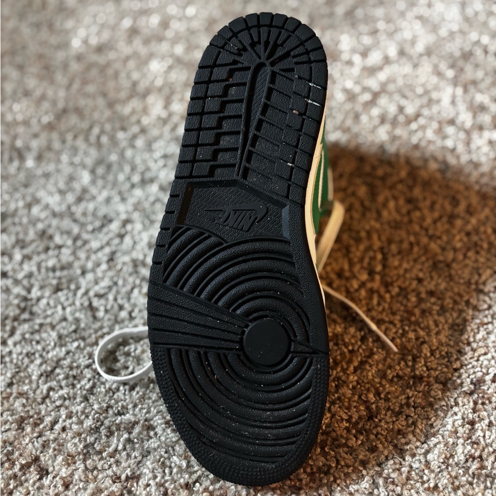 Jordan 1 Mid - Lucky Green - Picture 3 of 5